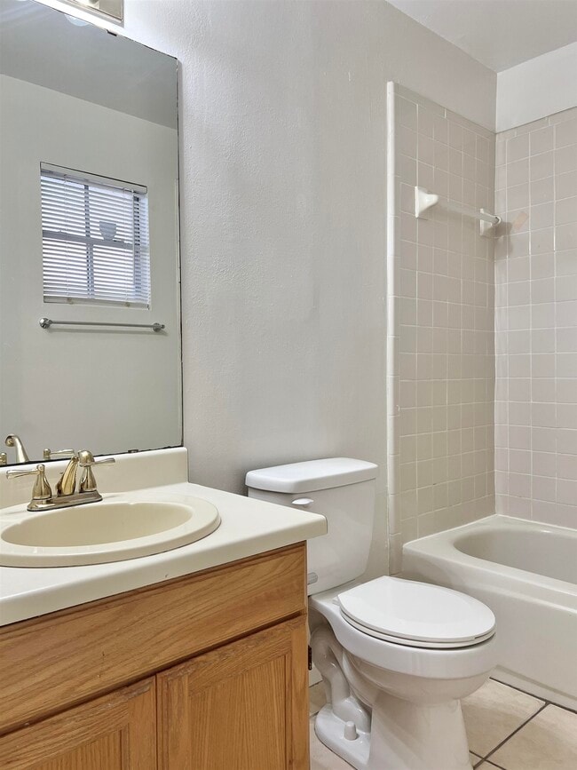 Building Photo - 1515 Quail Creek Rd