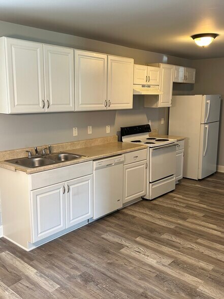 Kitchen - 2588 wren cir