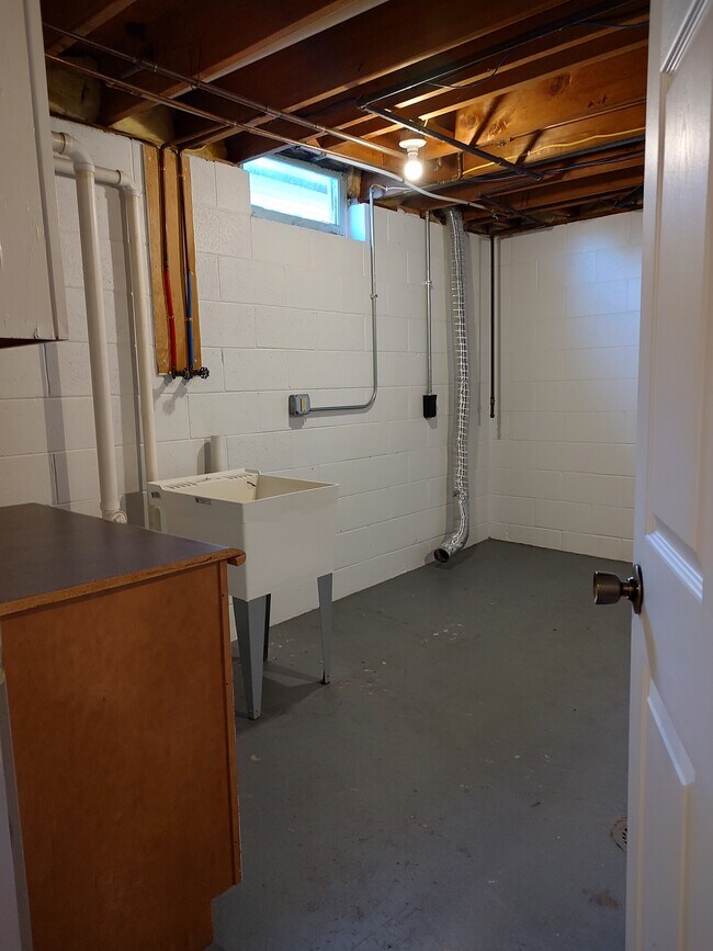 Laundry room - 713 Moreland Ave