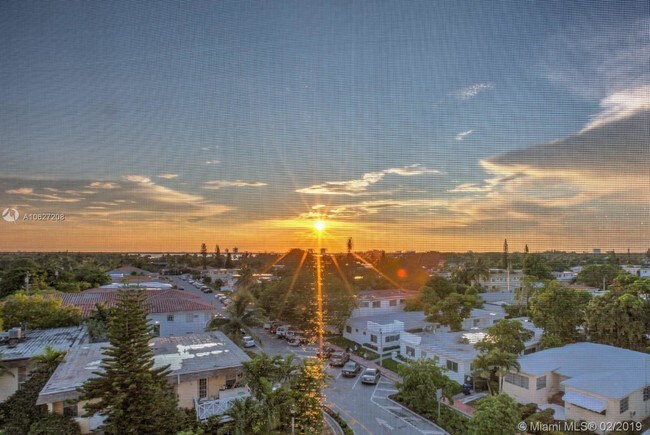Building Photo - 8001 Crespi Blvd