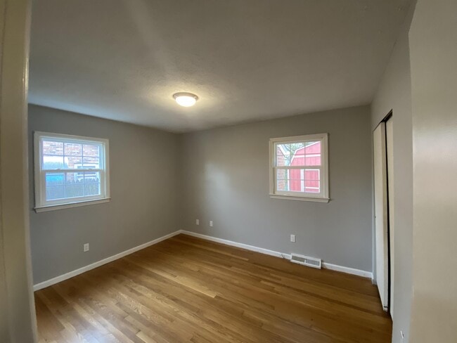 Building Photo - 4041 Foxe Basin Rd