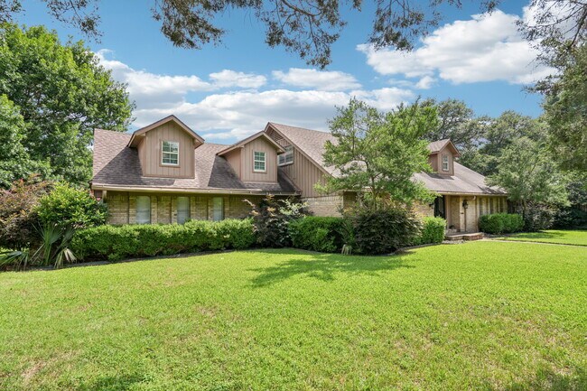 Building Photo - 4016 Willow Ridge Dr