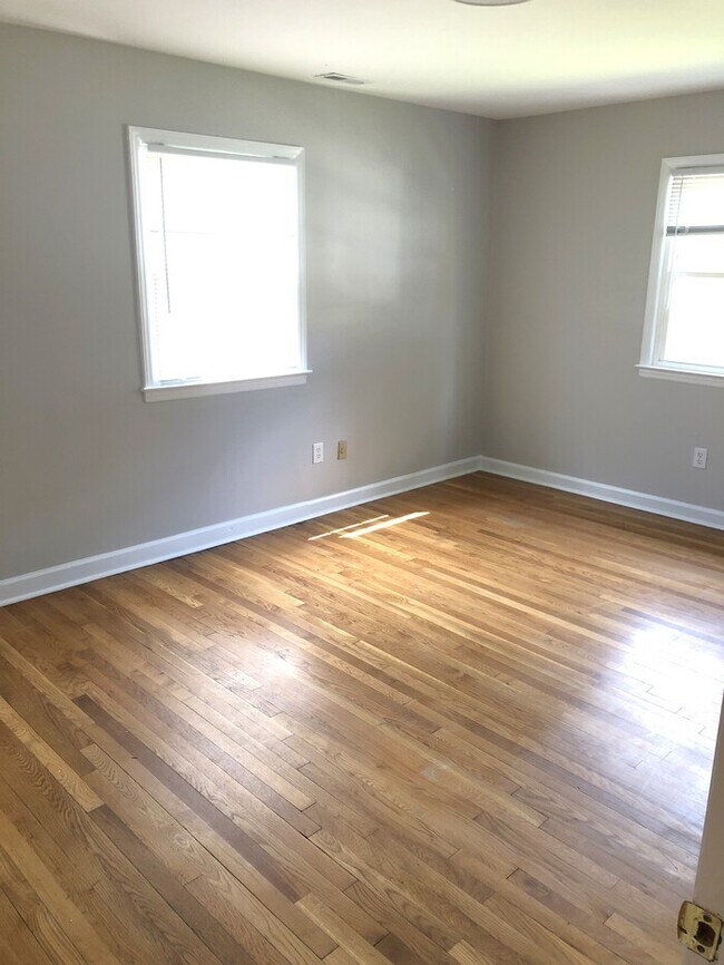 Building Photo - BIG House & BIG Fenced Yard. Plus Master S...