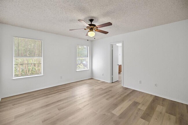 Building Photo - 8703 Cretys Cove