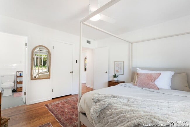 Building Photo - ~~COZY 3BD/2BA HOME! HIGHLANDS HIGH SCHOOL!!~~