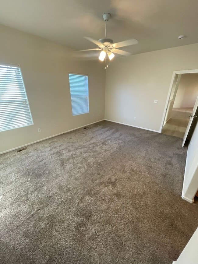 Building Photo - 3 Bedroom Home in North Albany!