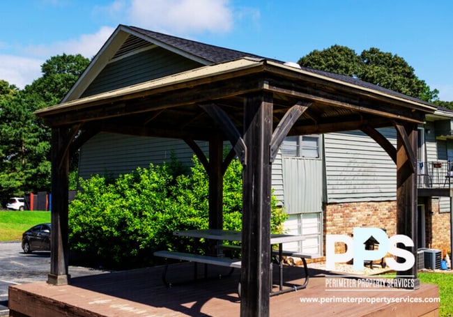 Building Photo - 1126 Maple St