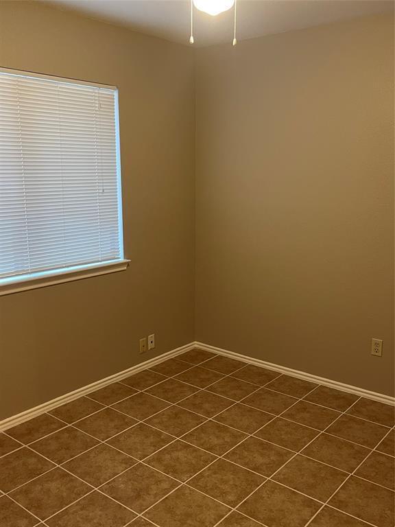 Building Photo - 830 Mica Ln