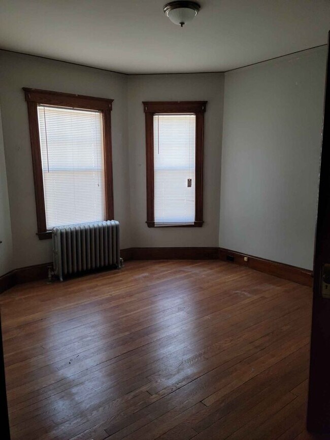 Building Photo - 57 Austin St