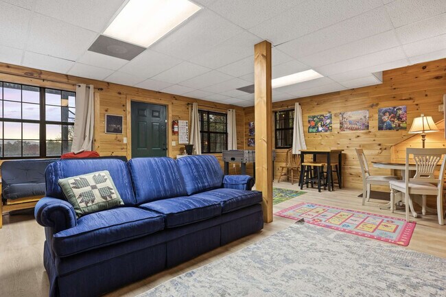 Building Photo - 150 Arrow Way