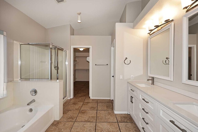 Building Photo - 6214 E Virginia St