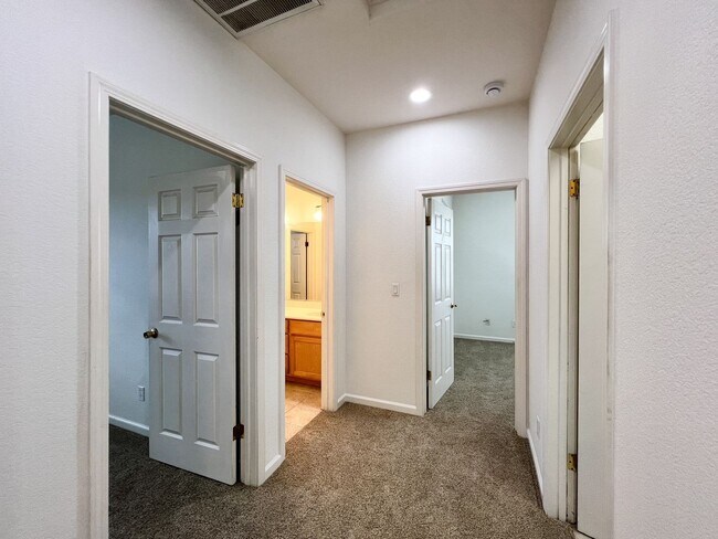 Building Photo - Three Bedroom Napa Home