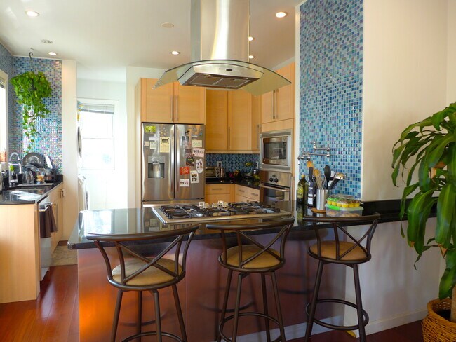 Building Photo - 26 Turner St