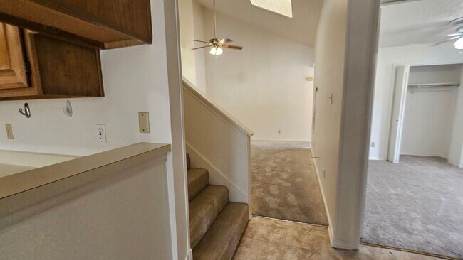 Building Photo - 544 E Windsor Dr