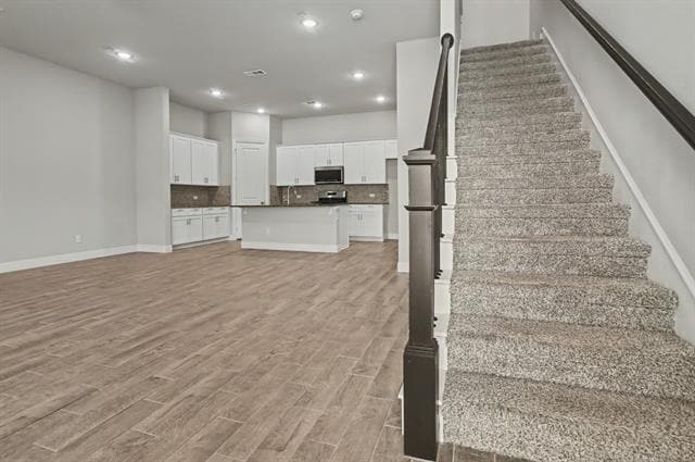 Building Photo - 209 Suma Dr