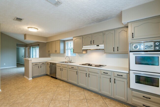 Building Photo - 20515 Broadsky Dr