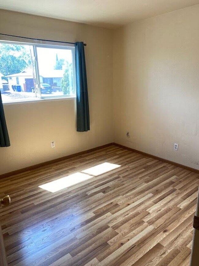 Building Photo - Northeast home off Juan Tabo and Indian Sc...