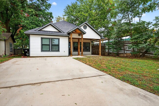 Building Photo - 211 W Murray St