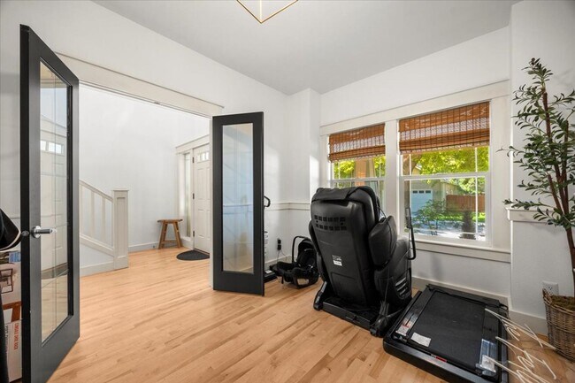 Building Photo - Beautiful 3 bed 2.5 bath home