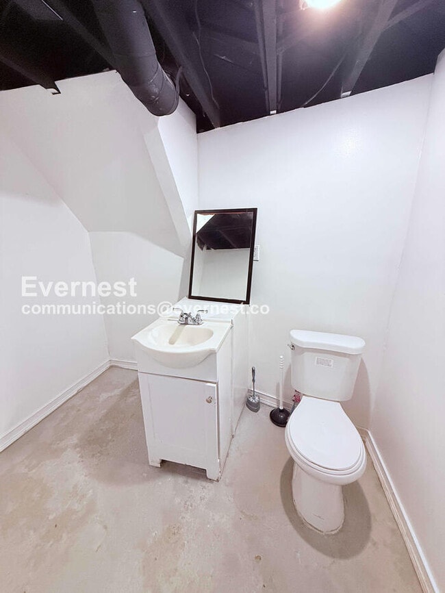 Building Photo - 4 Bed/2 Bath Home with Fenced Yard / Vouchers Accepted / Available Soon!