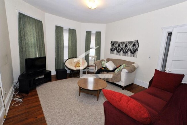 Building Photo - 4 bed 1 bath in Brighton....
