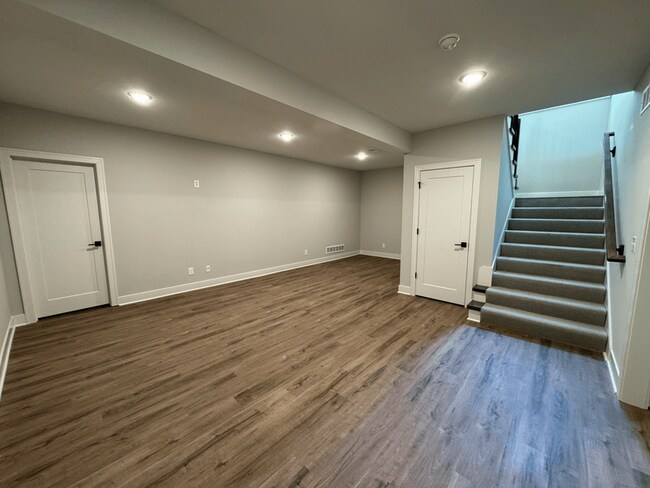 Building Photo - 1613 SW Hedgewood Ln