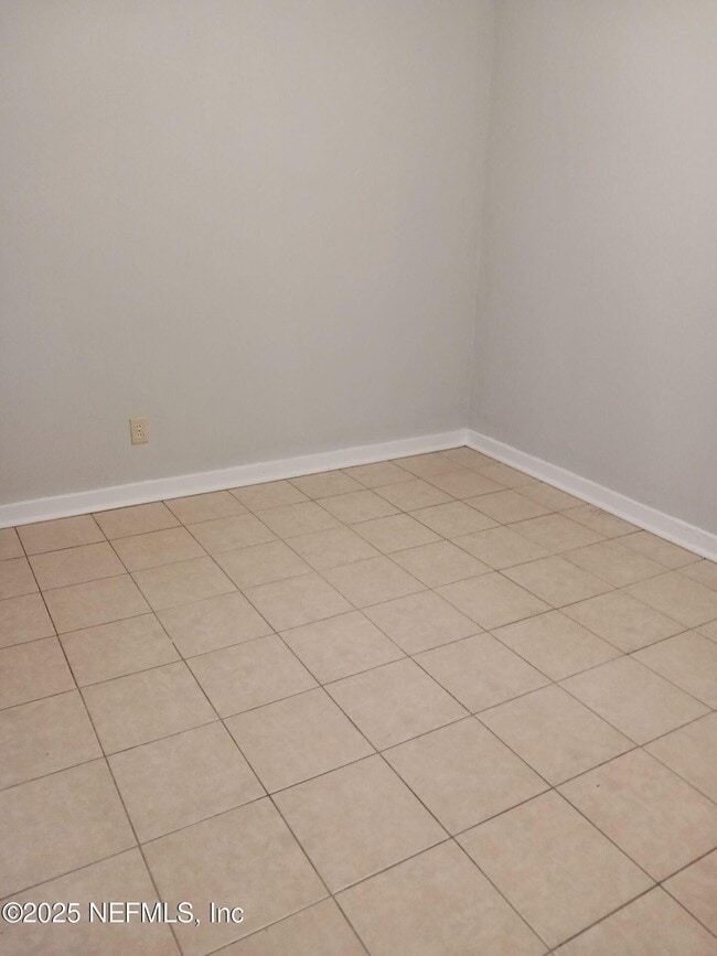 Building Photo - 2102 Brooklyn Rd