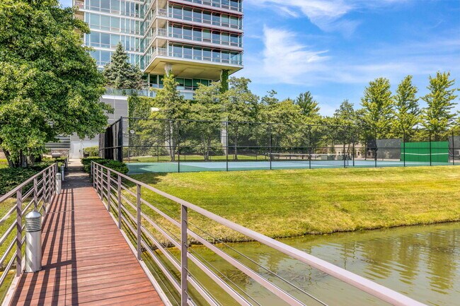 Building Photo - 9725 Woods Dr