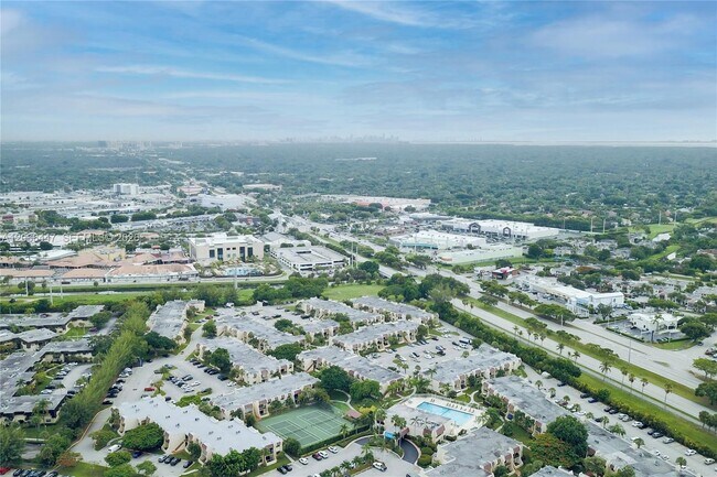 Building Photo - 13898 SW 90th Ave