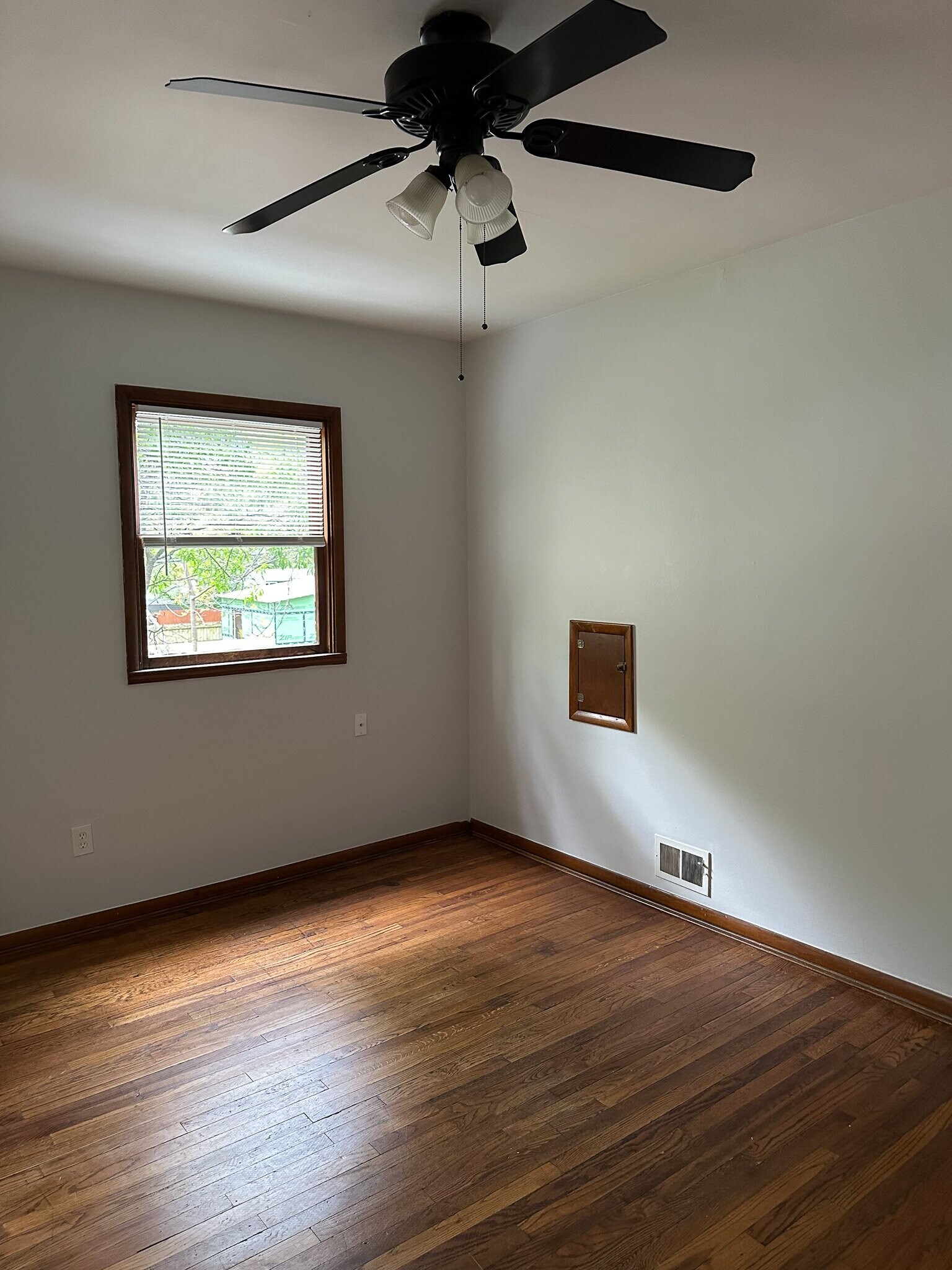 Building Photo - 4143 Chambers St