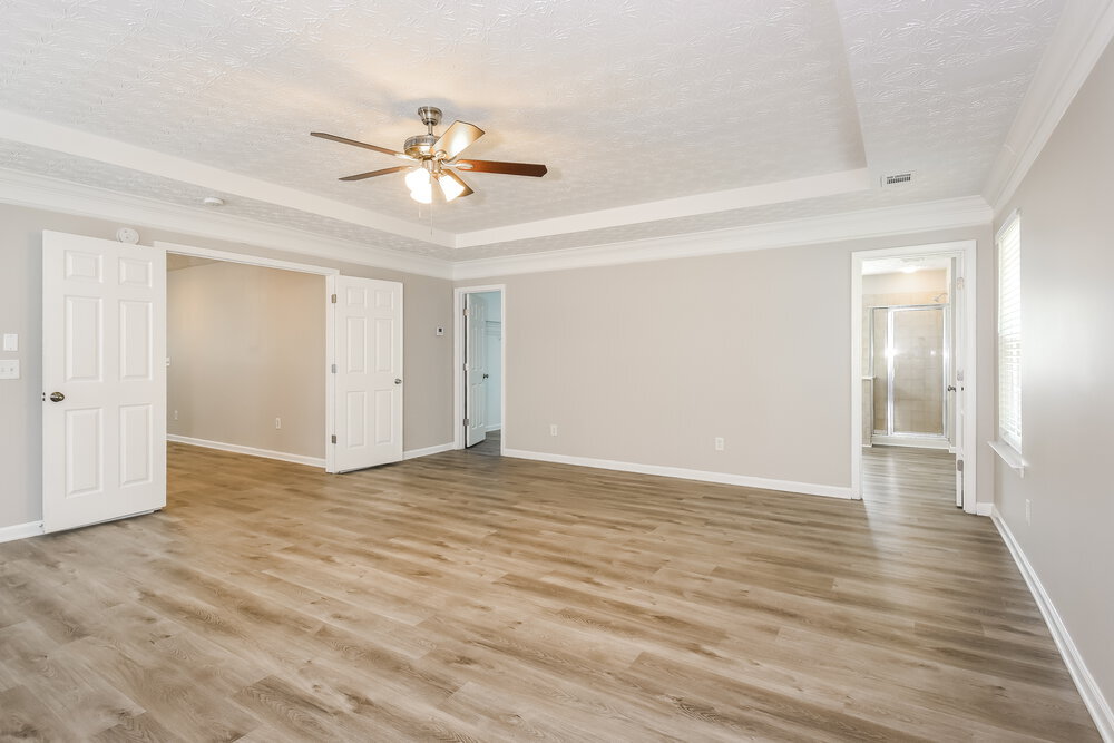 Building Photo - 2110 Valley Creek Dr