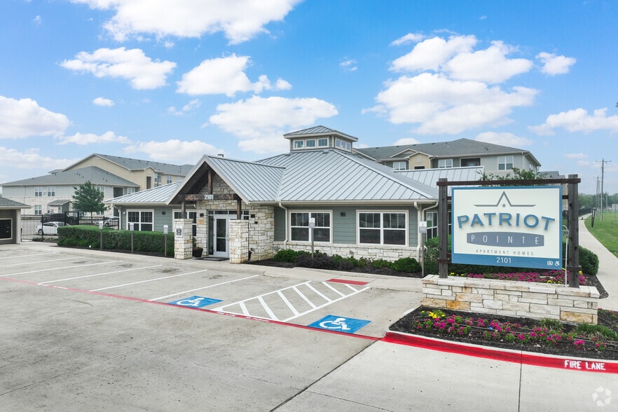 Primary Photo - Patriot Pointe