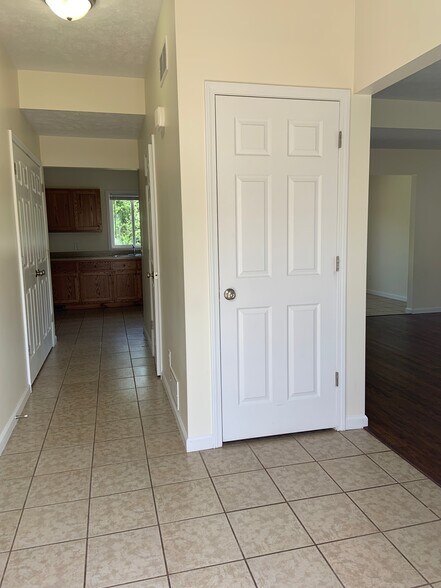 Building Photo - 204 Betsinger Rd