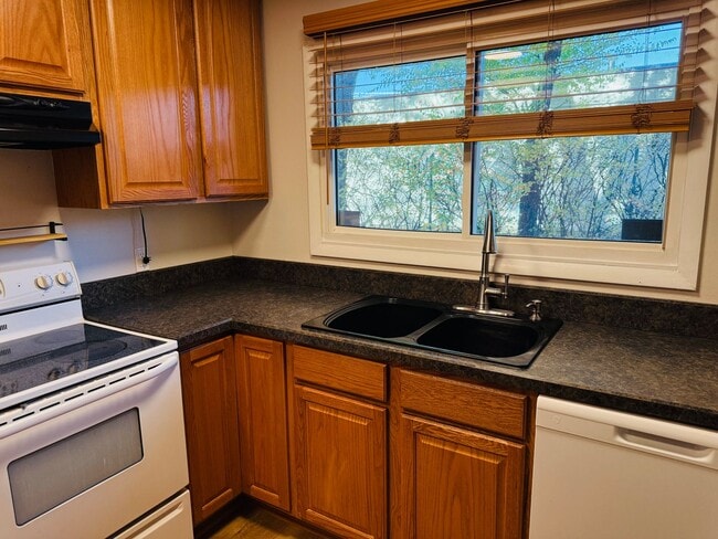 Building Photo - December Free and January HALF OFF! West End Condo with Deck, Central AC and community pool