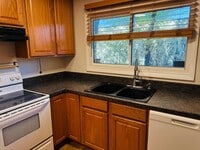 Building Photo - January HALF OFF! West End Townhome with Deck, Central AC and community pool