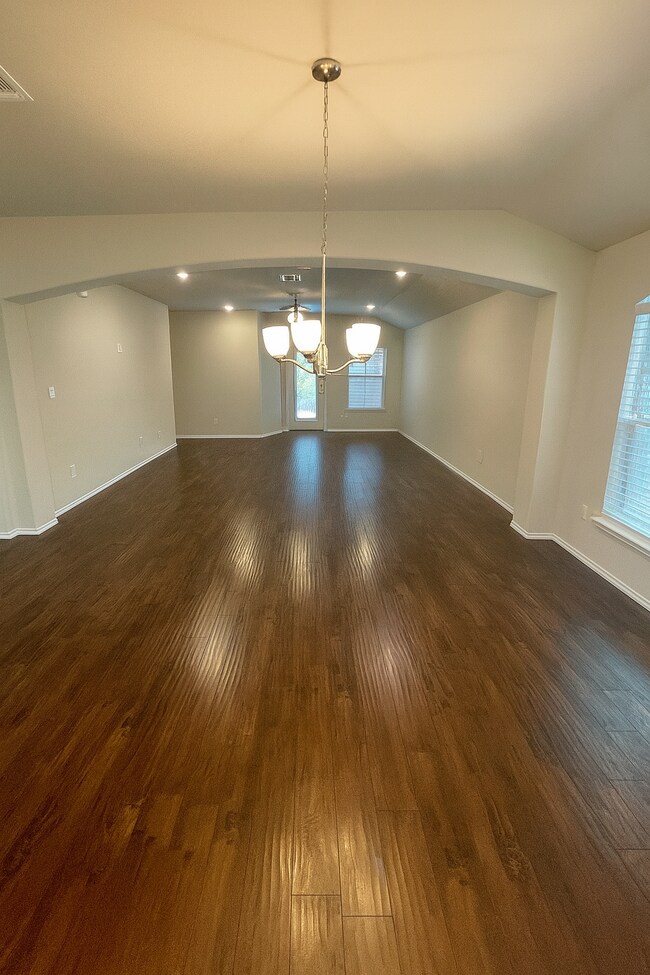 Building Photo - 263 Bainbridge Rd