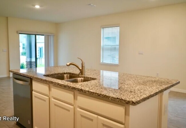 Building Photo - 12071 Holystone St