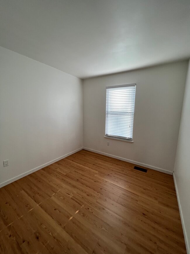 Building Photo - 17 Gallorette Ct