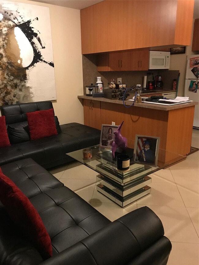 Building Photo - 210 SE 9th St