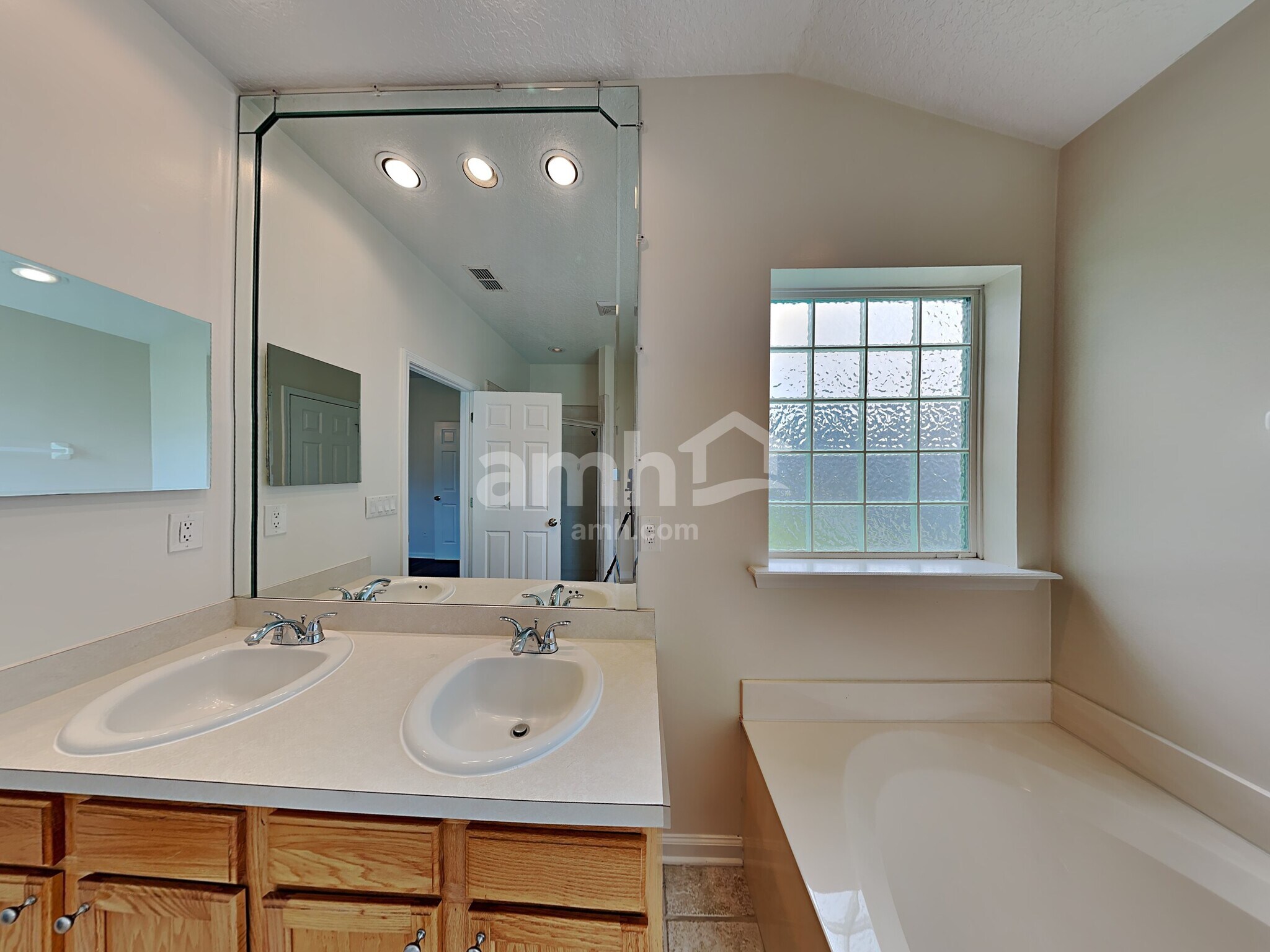 Building Photo - 1040 Moosehead Dr