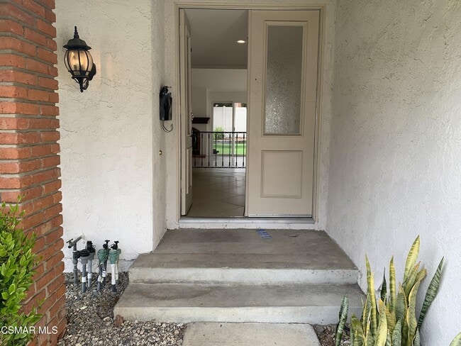 Building Photo - 2737 E Sierra Dr