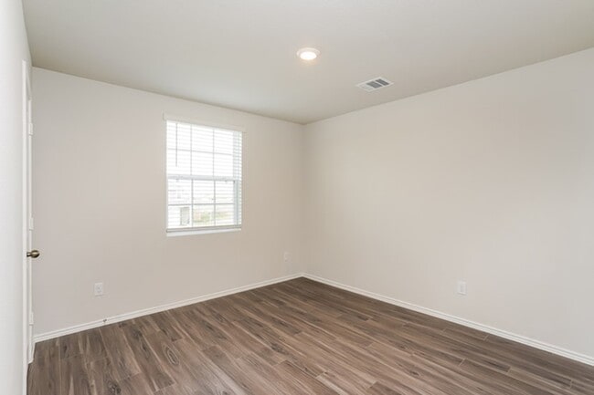 Building Photo - 3025 Tallgrass Ct
