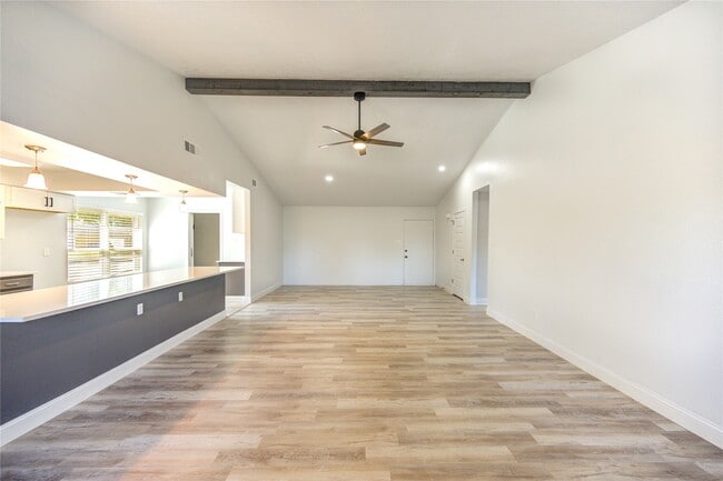 Building Photo - 235 E Castle Harbour Dr