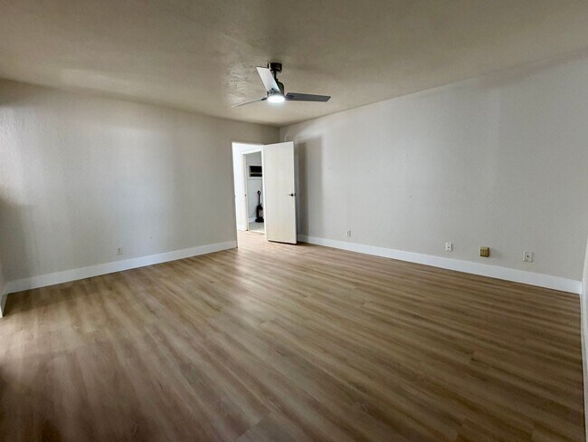 Building Photo - 408 W Ward Ave