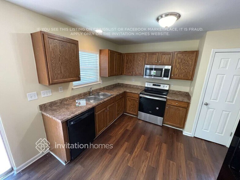Building Photo - 7007 Hidden Creek Dr