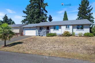 Building Photo - Move in ready - 3 bedrooms, 2 bath rambler...