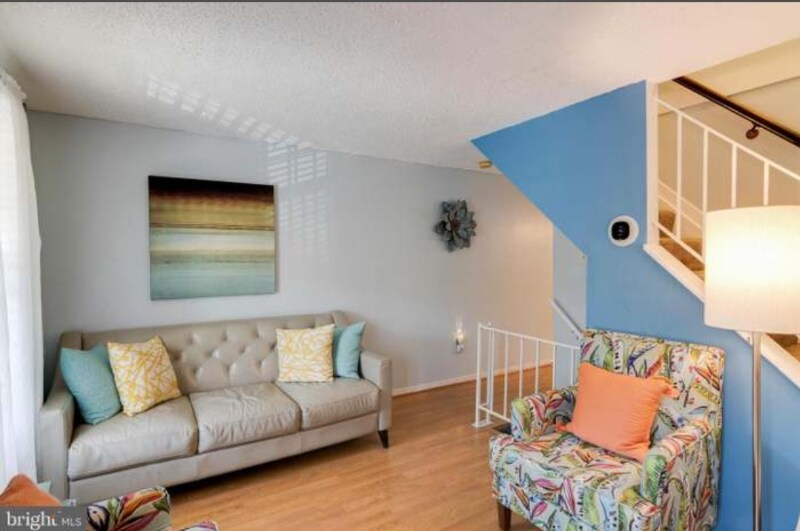 Building Photo - 1812 N Spring St