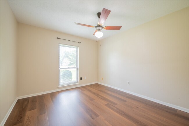 Building Photo - 9202 Benning Dr