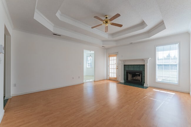 Building Photo - 290 Stone Hill Dr