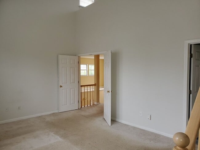 Building Photo - Warm and Inviting Marlborough Single Family Rental Opportunity